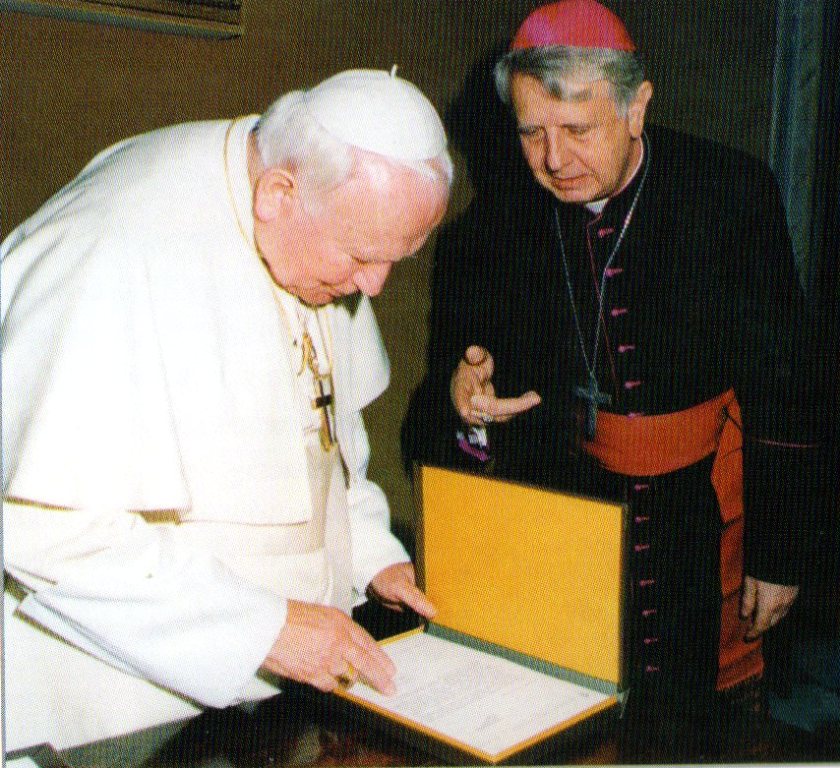 Arcybiskup Prof. dr hab. Stanisław Wielgus i Ojciec Święty Jan Paweł II 